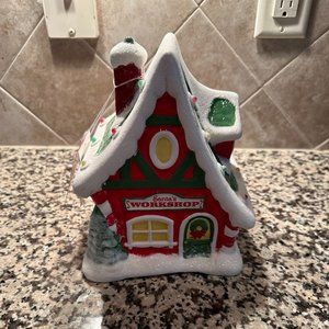 HALLMARK SANTA’S WORKSHOP COTTAGE 1st in North Pole Series Light Sound New w/tag